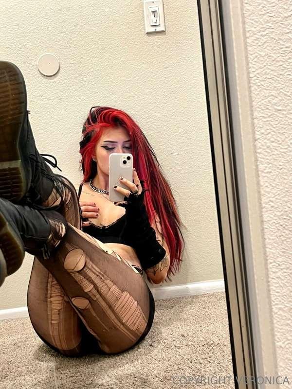 im bored .. txt me😘