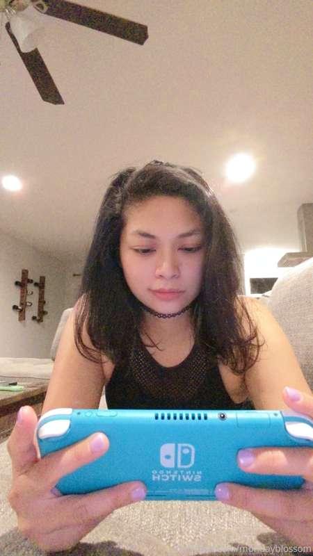 I like to play games... On my switch 😘