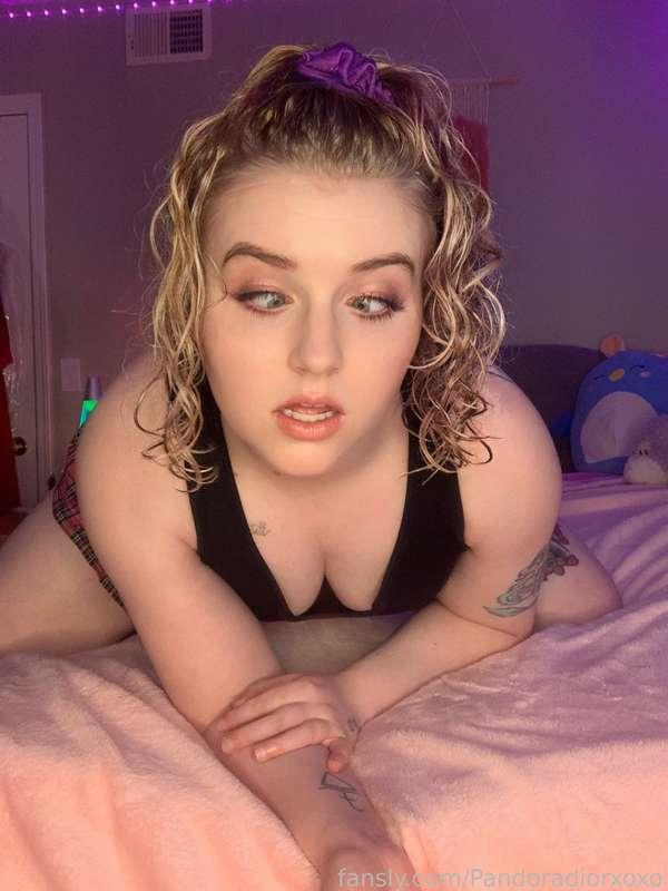 Video chat with me ? 

https://fans.ly/r/Pandoradiorxoxo

#videochat #videocall #live #sexy #boobs #cleavage #paleskin #blonde #blondie #tatted #altgirl #alt #ahegao #crosseyed #pandorasbox #pandoradior3 #dora #free #fyp