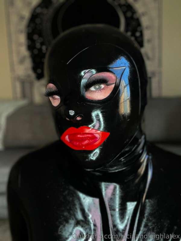 luciaandleighlatex image #1