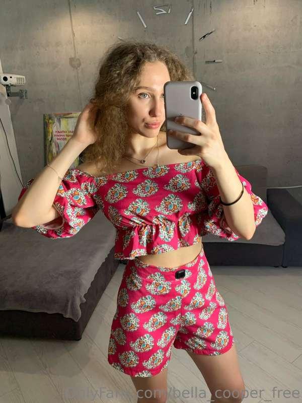 perfect Selfie for a cute outfit 🥰 what can you say? 💕