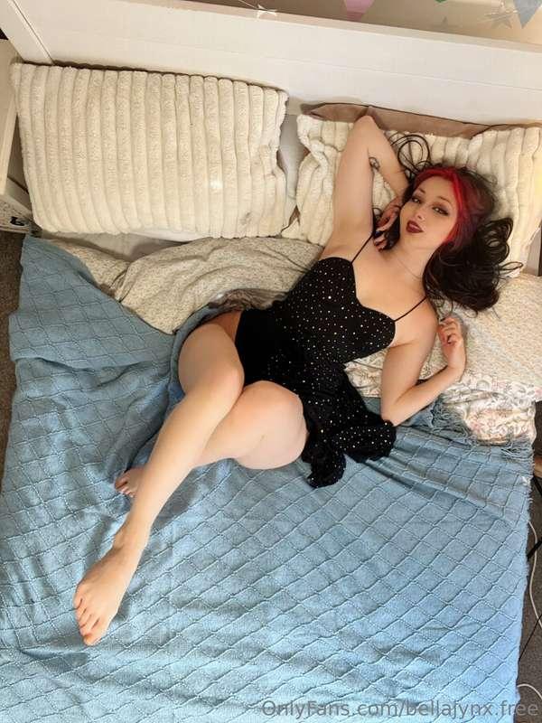 SURPRISEEEEE! It’s a 40% sale on my premium page running for..