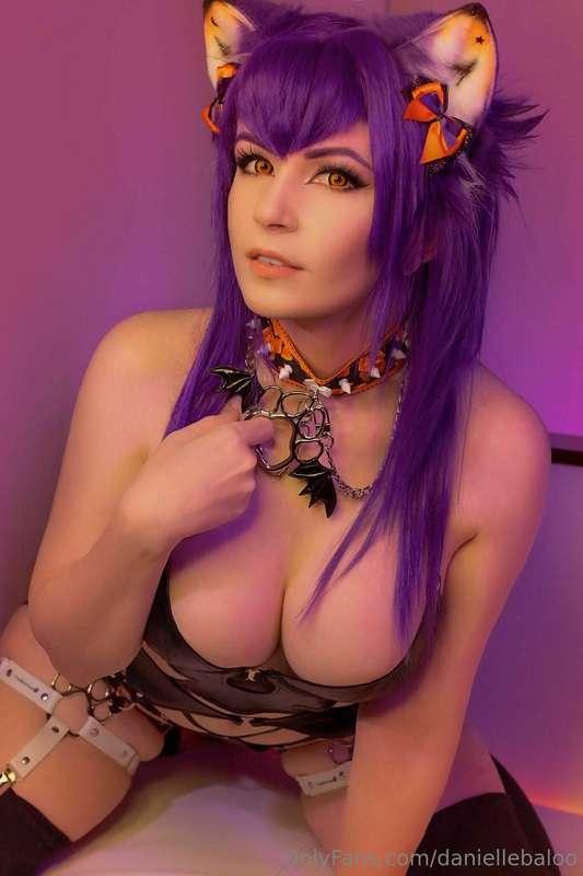 Do you like to cho...I mean do you like my necklace ;3