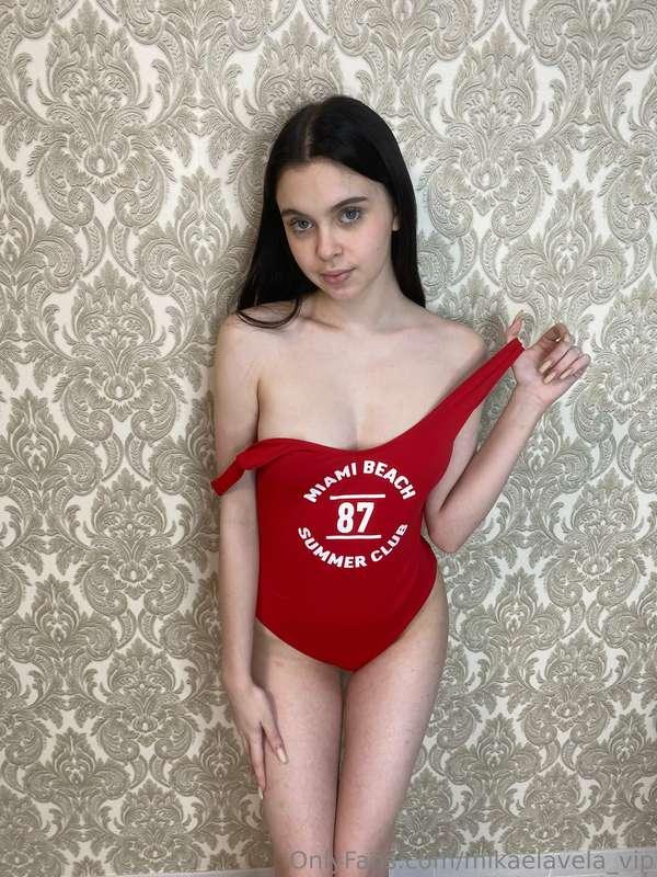 I think red really suits my body. 🌹 It seems to highlight ev..