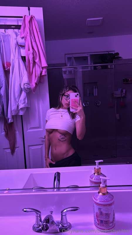 Come Netflix & Chill w me 🤓