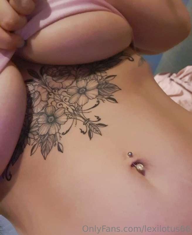 The girls say Hello 🍈🍈