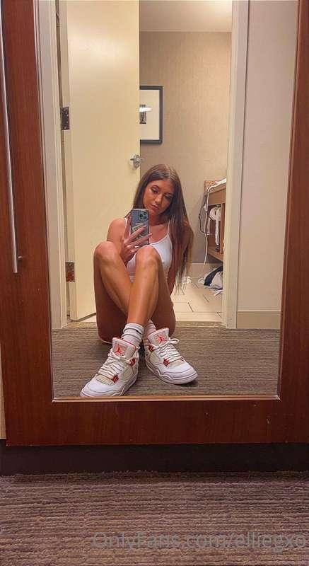 Sneaker Con for the weeeekend! Just chillin in my hotel room..