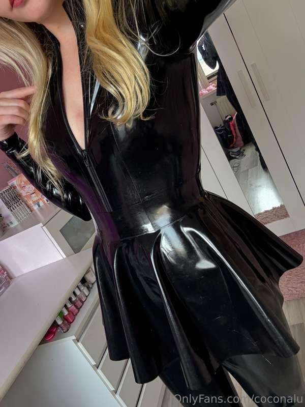 Did you know I have another FREE OnlyFans page? On @coconalu..