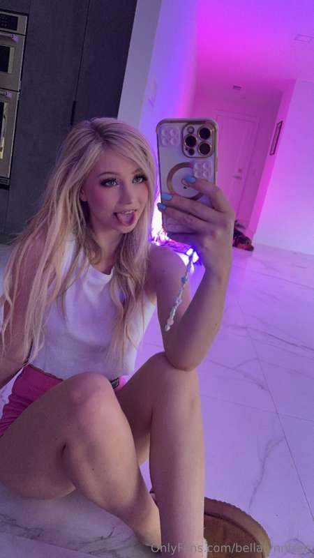 Your good girl feeling very needy tonight 🌸