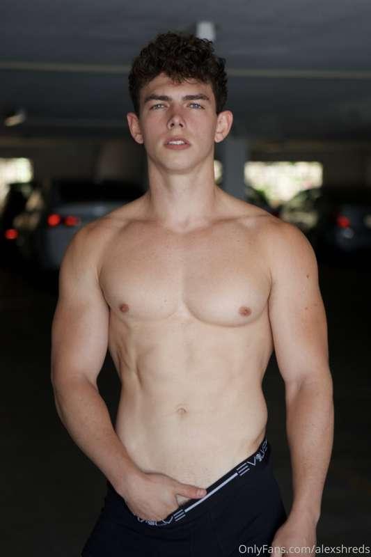 I know! you like doing things in the parking lot! 😏😏