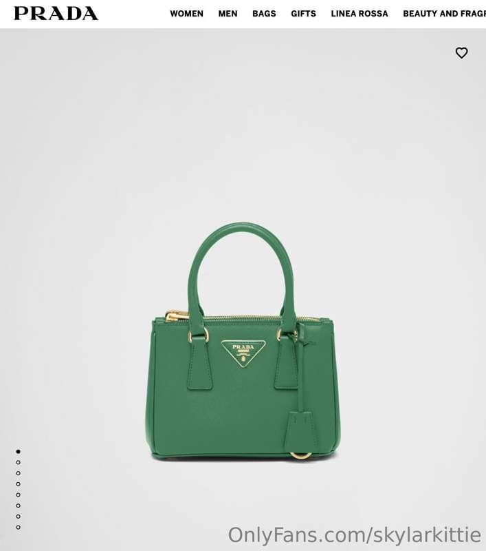 This Would Look Really Good Next To My Naked Body 👀

https:/..