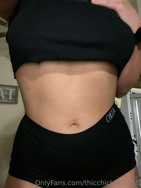 Topless version —> @thicchick36035 ♥️