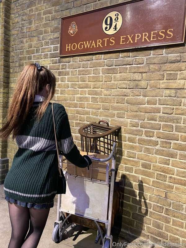 Look where i went today!! 🍂✨
Ive been watching all the harry..