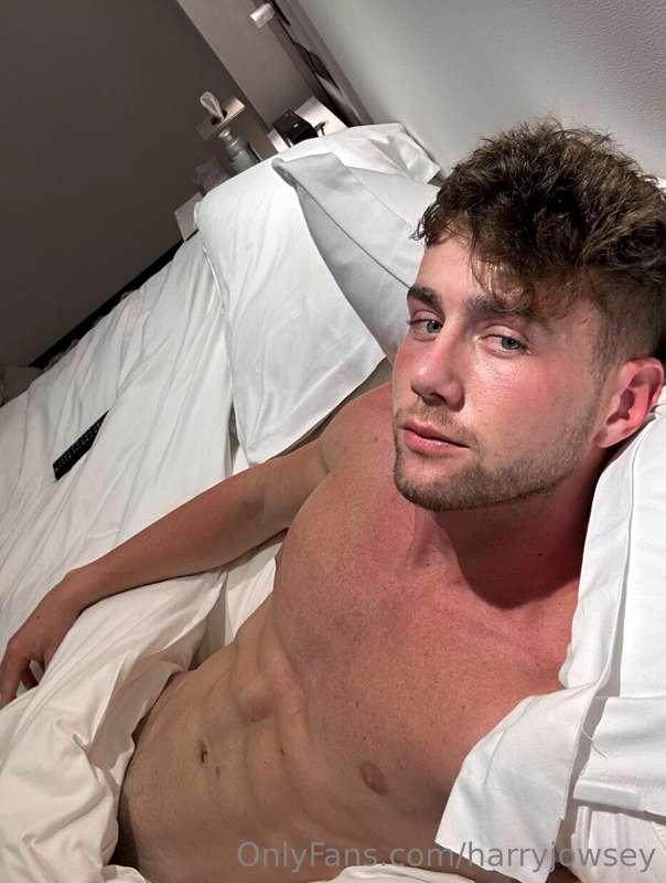 Holu fucKk I’m so waster!!
