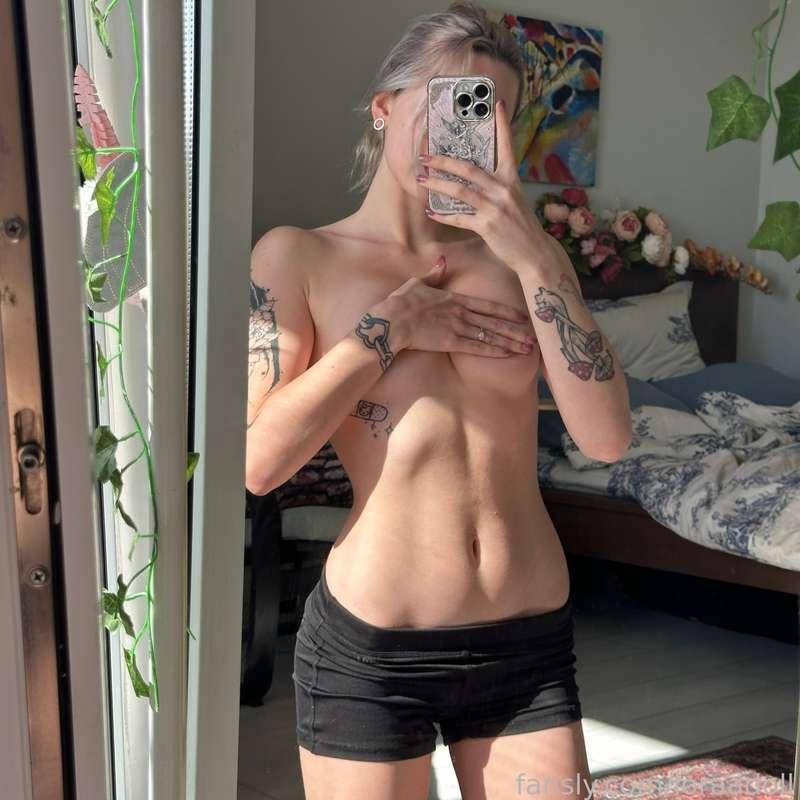 good morning, honey☀️

#blonde #young #fitgirl #kawaii #abs #nobra #mirror #petite #egirl #fyp
