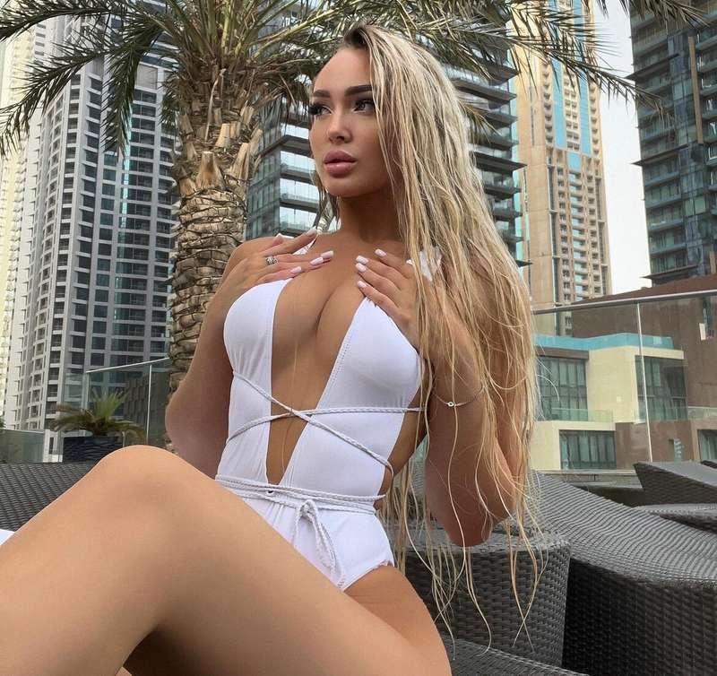 Mmm do you like me in white … 😜👀 ***See more in Dms daddy***..