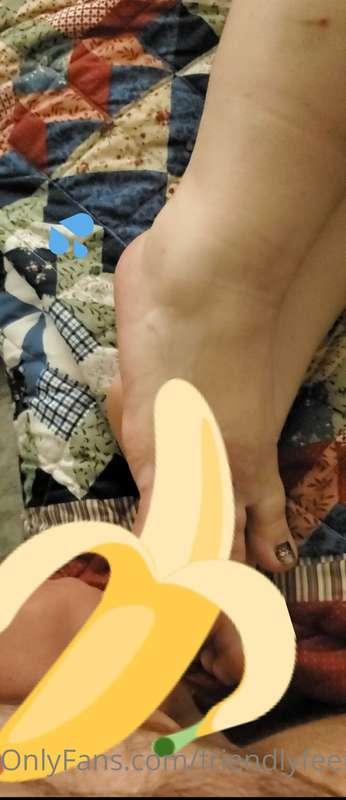 How about a video of me getting a cum shot on my feet by @av..