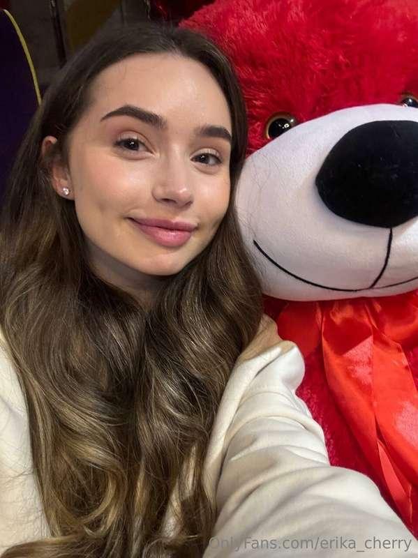 This bear is so cute 🧸 and I think we look alike 😆 do you th..