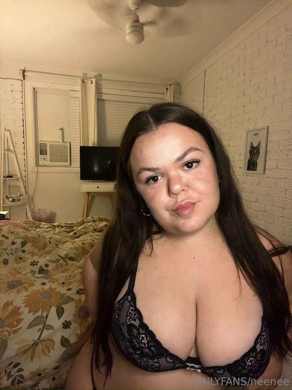 Late night brand new pictures 😘 message me to see 😈