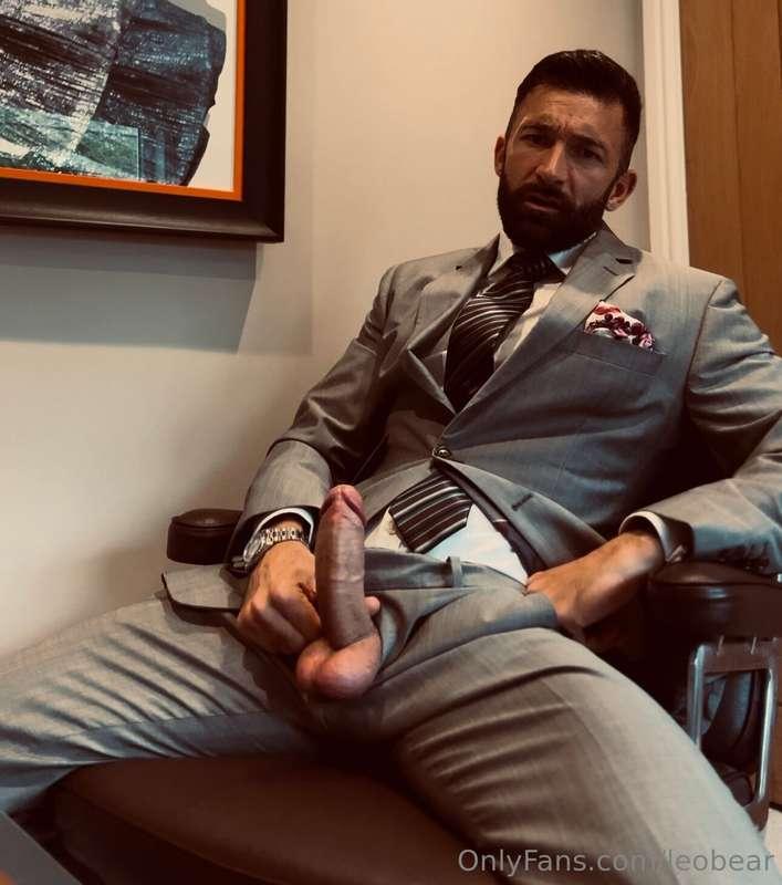 Been trying to upload this video for 2 days. Onlyfans giving..