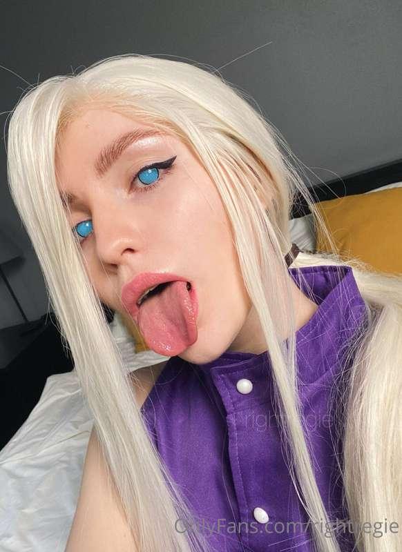 i miss cosplaying 😔 i loved this character, beautiful Ino fr..