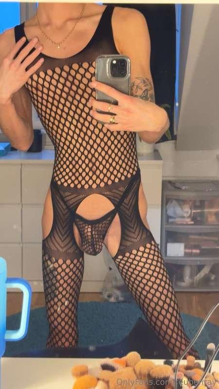 You like fish nets on me ?😈