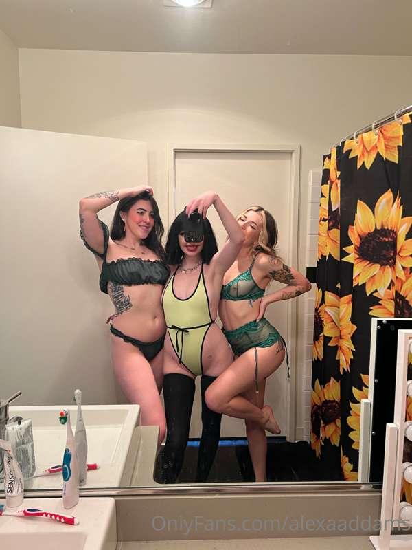 @mickeymeow69 
@svnflowerqueen