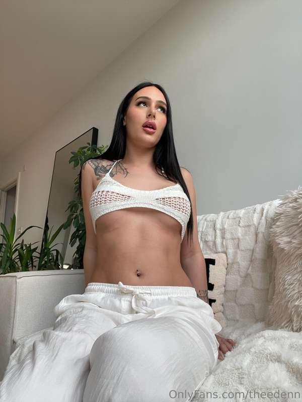 Do you like staring at me?😘
