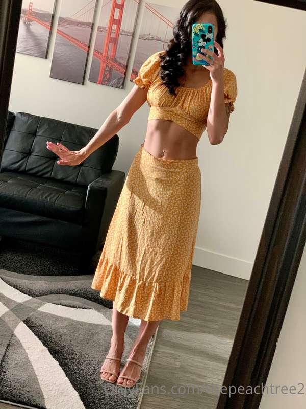Would you take me on a date in this 🥰🤗