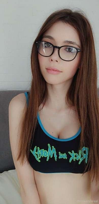 Do you like me with with glasses?😈😊❤️