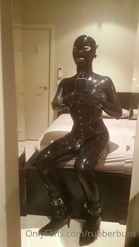 rubberbuns image #0