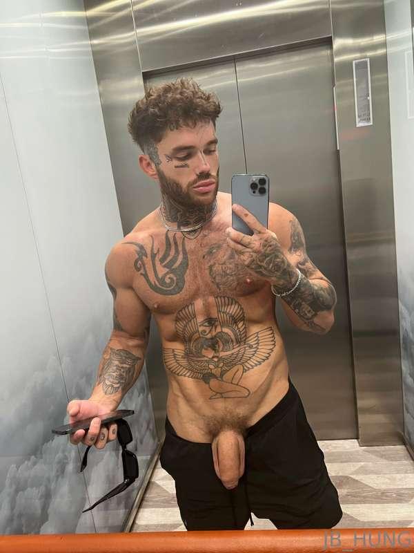 See me in the lift like this, what you doing?