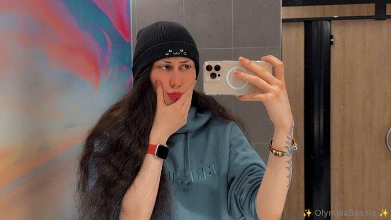 ily guys, sorry I’ve been a lil quiet recently 🥺 I’ll be fil..