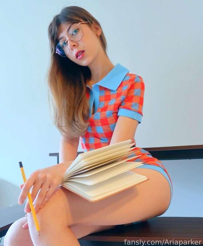 Sexy and studious📚