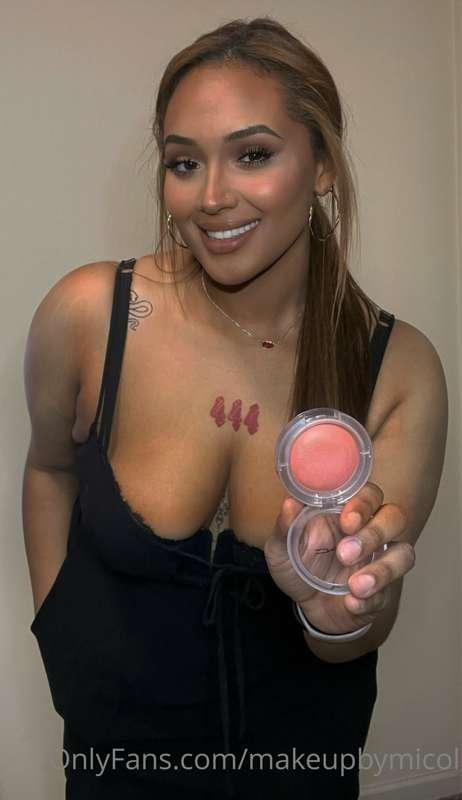 Before I go out I wanted to show you guys my new blush! When..