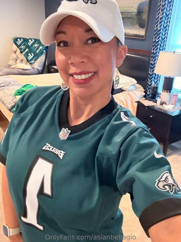 EAGLES are SUPERBOWL CHAMPS!!! E-A-G-L-E-S EAGLES!!! Total d..