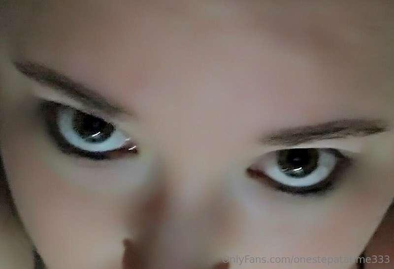 Who would like to have me looking up at you while sucking an..