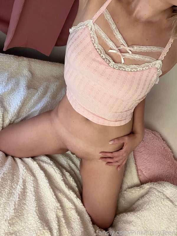 Do you like the view daddy? ♡

#teen #barelylegal #young #18 #pussy #puffypussy #babyface #pinkpussy #18yo #teenpussy