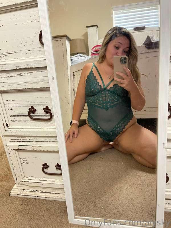 Happy Sunday y’all! I need some naughty time!