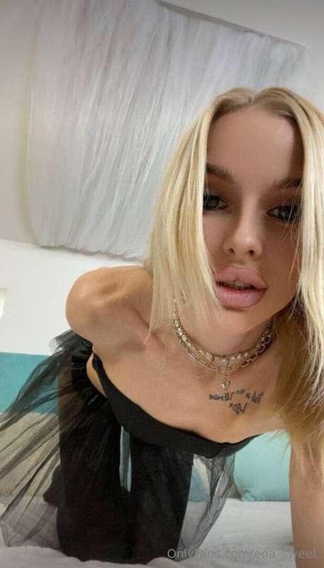 Anal dirty MYLF @stasy_blondiehas no limits, she's squirting..