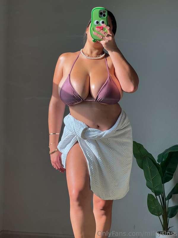Pool goddess is here 