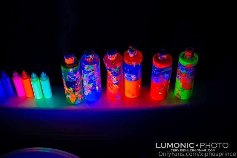 Having some fun with @mybunnywaifu and UV reactive blackligh..