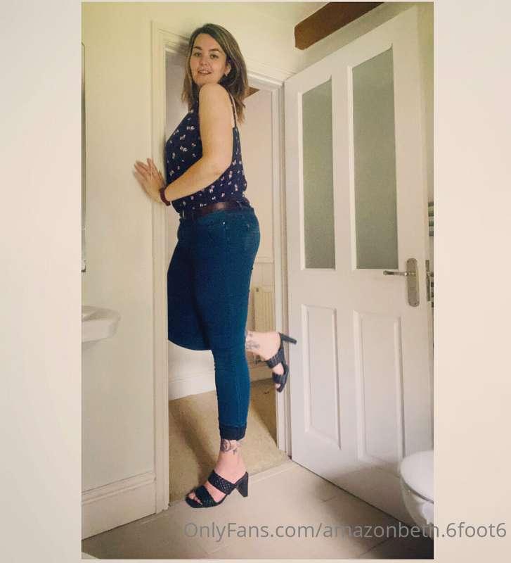 6’10 today in little heels ☺️