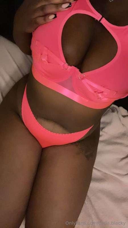 magst du mal ein stück von deiner heißen schokolade abbeißen..