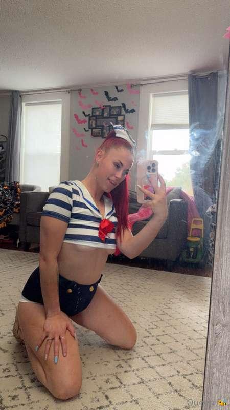 queenbitch1998 image #0