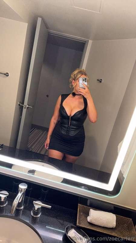 is it obvious that i LOVE black? 🖤👀
