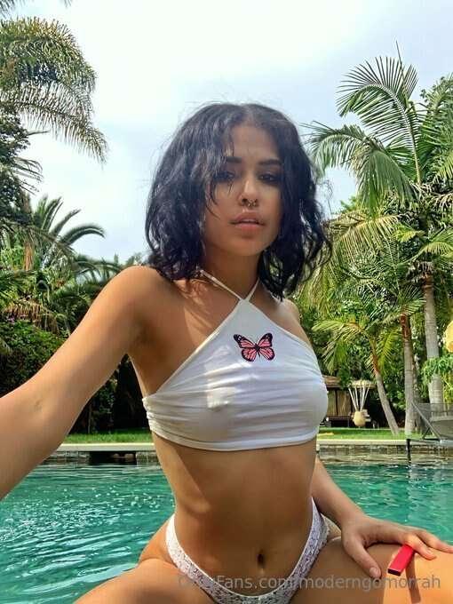 She's such a RIMJOB nympho🤤https://onlyfans.com/ryderrey…
