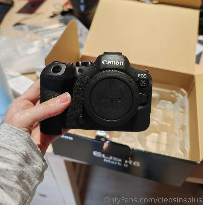 The new camera just arrived..... Waiting for the lens and ne..