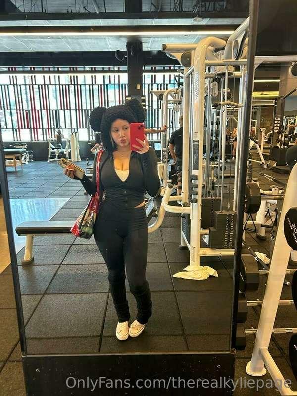 Can you work me out today? 💦
