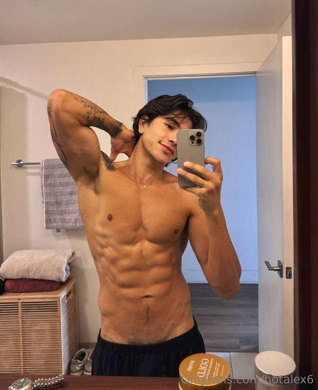 Just be honest here 💬 What do you want to ask me?😉